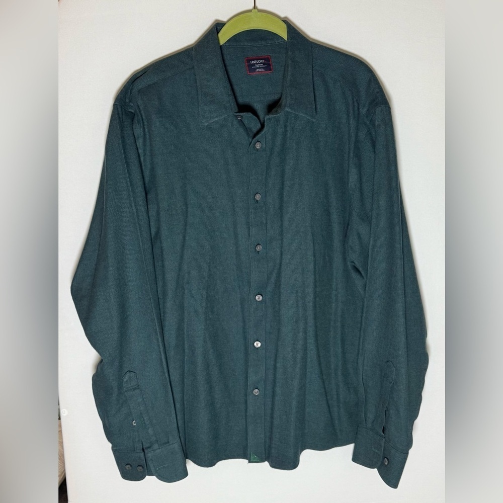 Untuckit button down shirt • men’s XL